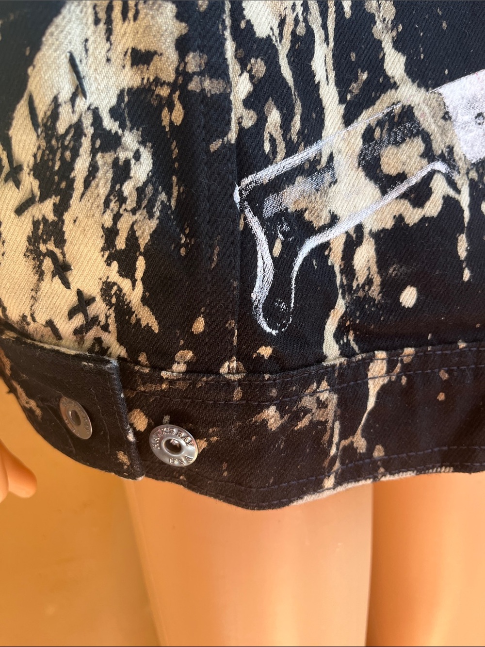 Black Paint-Splatter Denim Vest - Picture 3 of 9